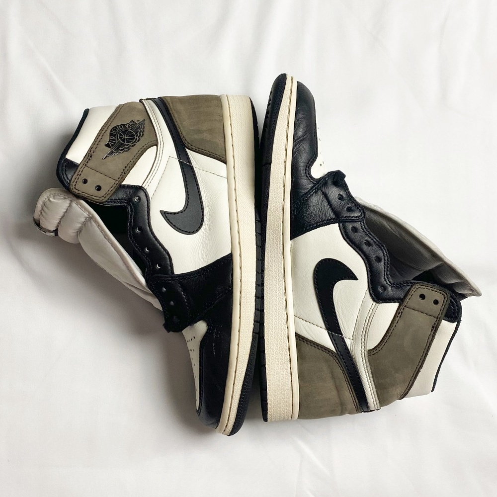 Air Jordan 1 Retro High OG 'Dark Mocha'